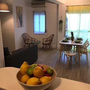 Appartement Cactus 2 Bedroom On Calle San Miguel Minutes From The Beach By Namaste Elite, Torremolinos